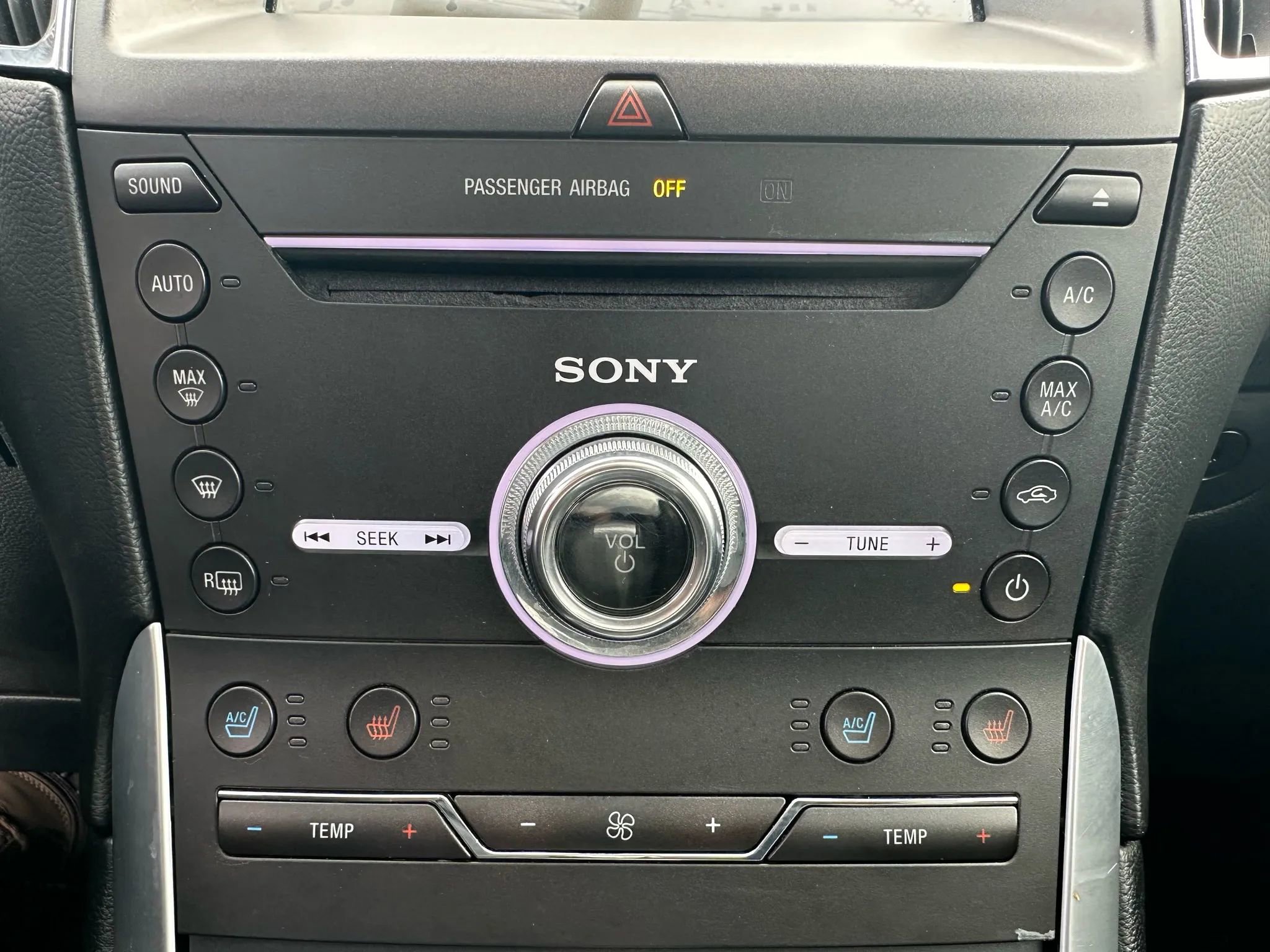 Used 2018 Ford Edge Titanium w/ Equipment Group 301A image 25