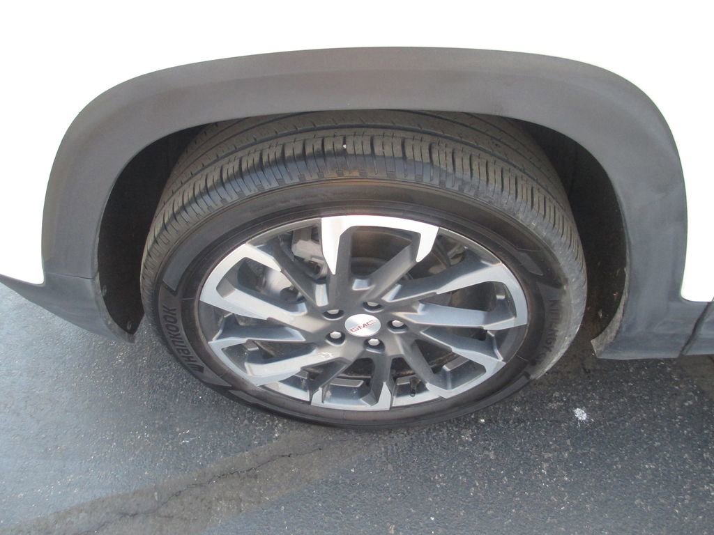 Used 2024 GMC Terrain SLT image 14