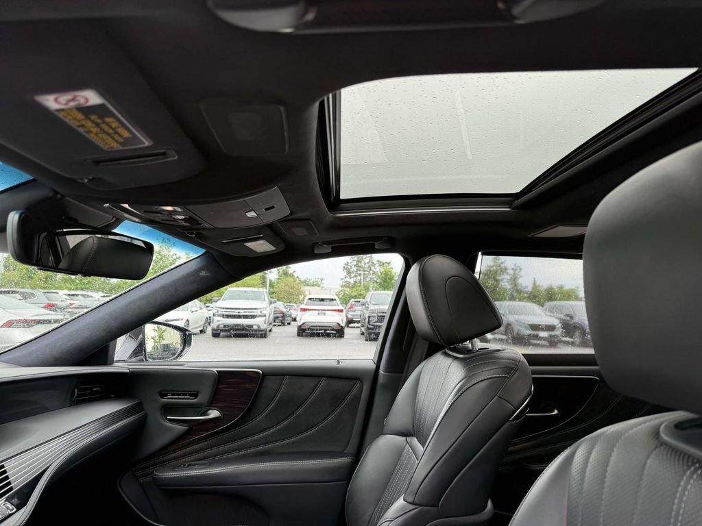 Used 2018 Lexus LS 500 AWD w/ Luxury Package image 19
