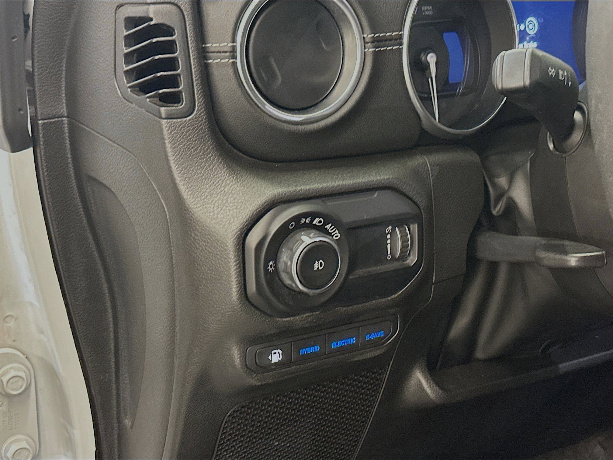 Used 2023 Jeep Wrangler Unlimited Sahara AWD/4WD image 17