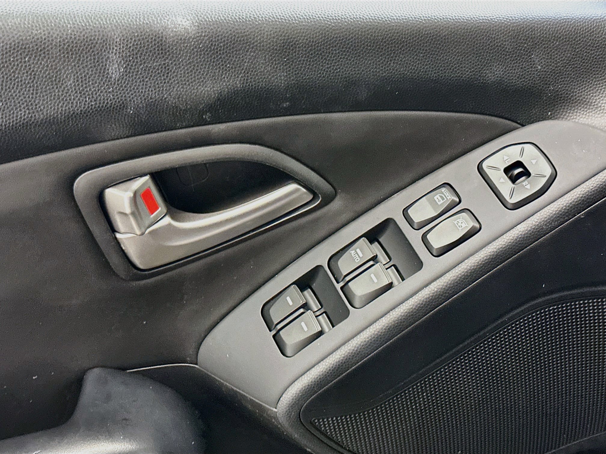 Used 2011 Hyundai Tucson GLS AWD/4WD image 15
