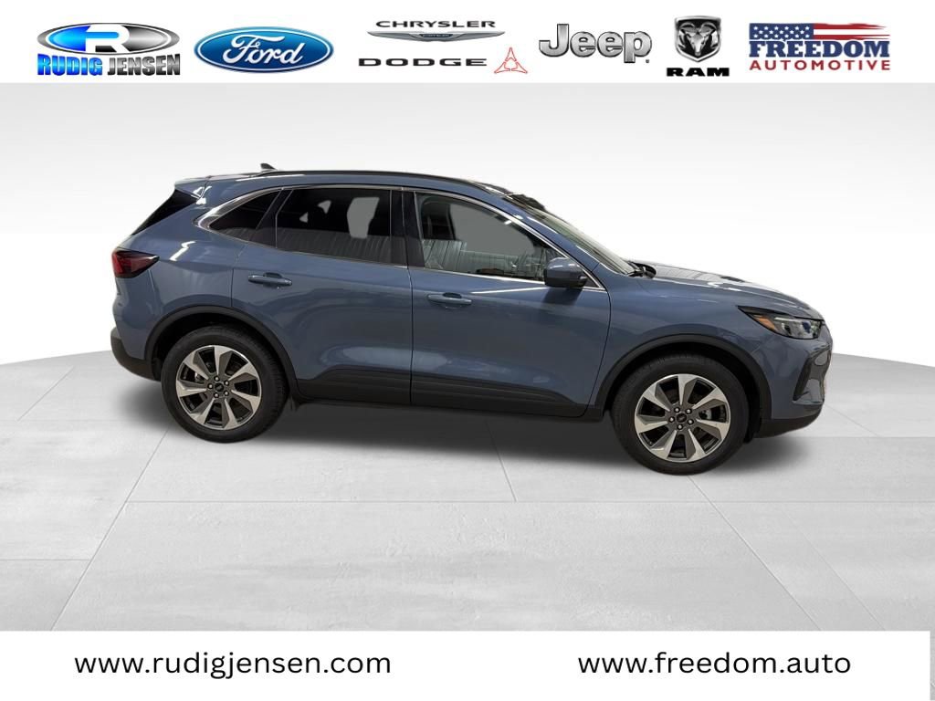 Used 2025 Ford Escape Platinum video 2