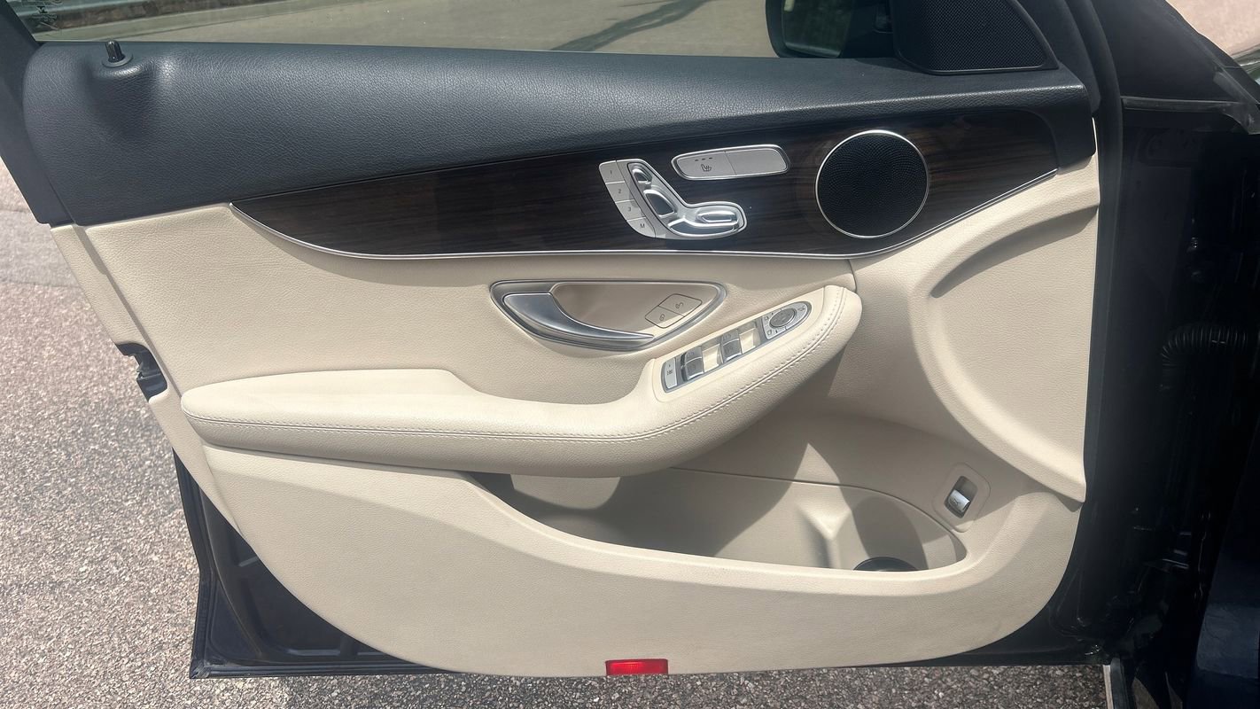 Used 2018 Mercedes-Benz C 300 4MATIC Sedan image 27