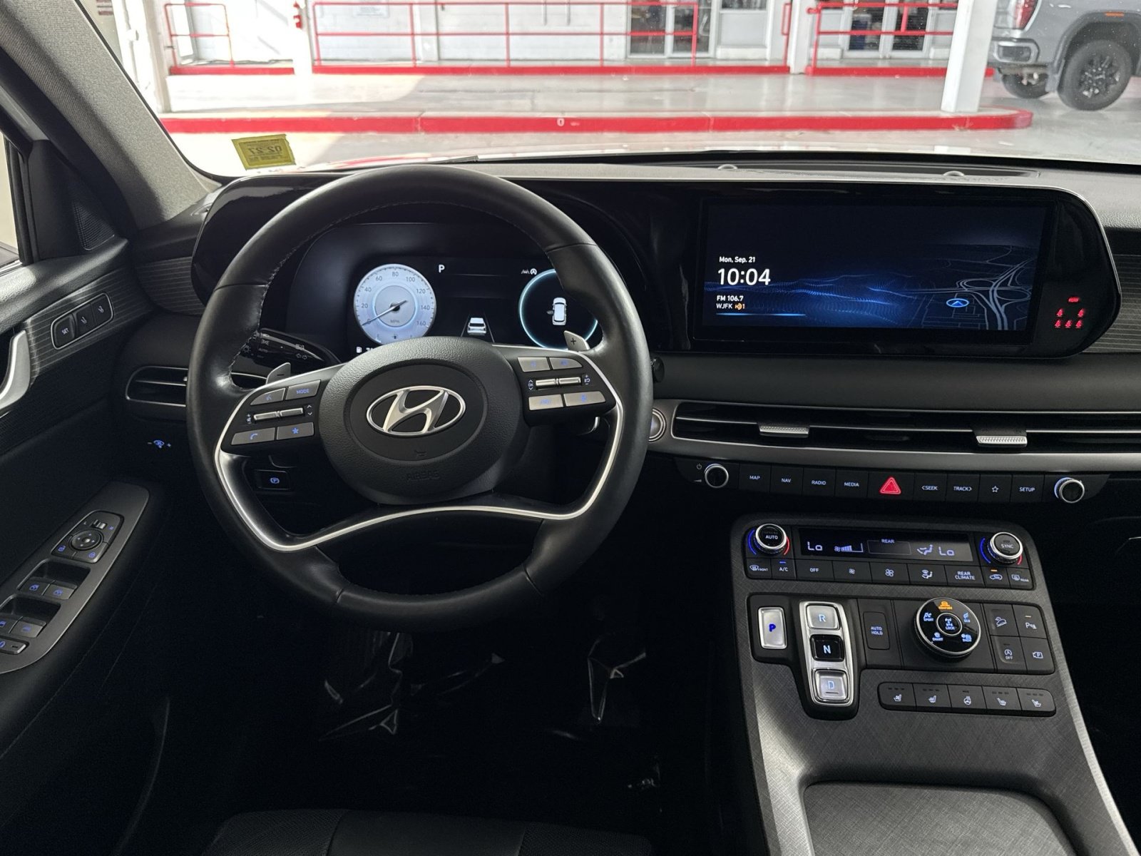 Used 2023 Hyundai Palisade Limited AWD/4WD image 16