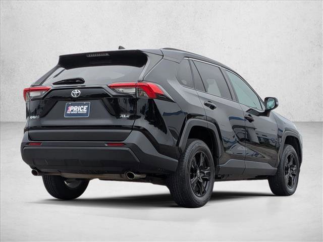 Used 2022 Toyota RAV4 XLE FWD image 5
