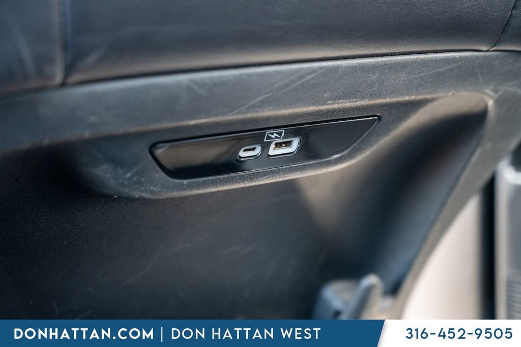 Used 2023 Chrysler Pacifica Touring-L image 22