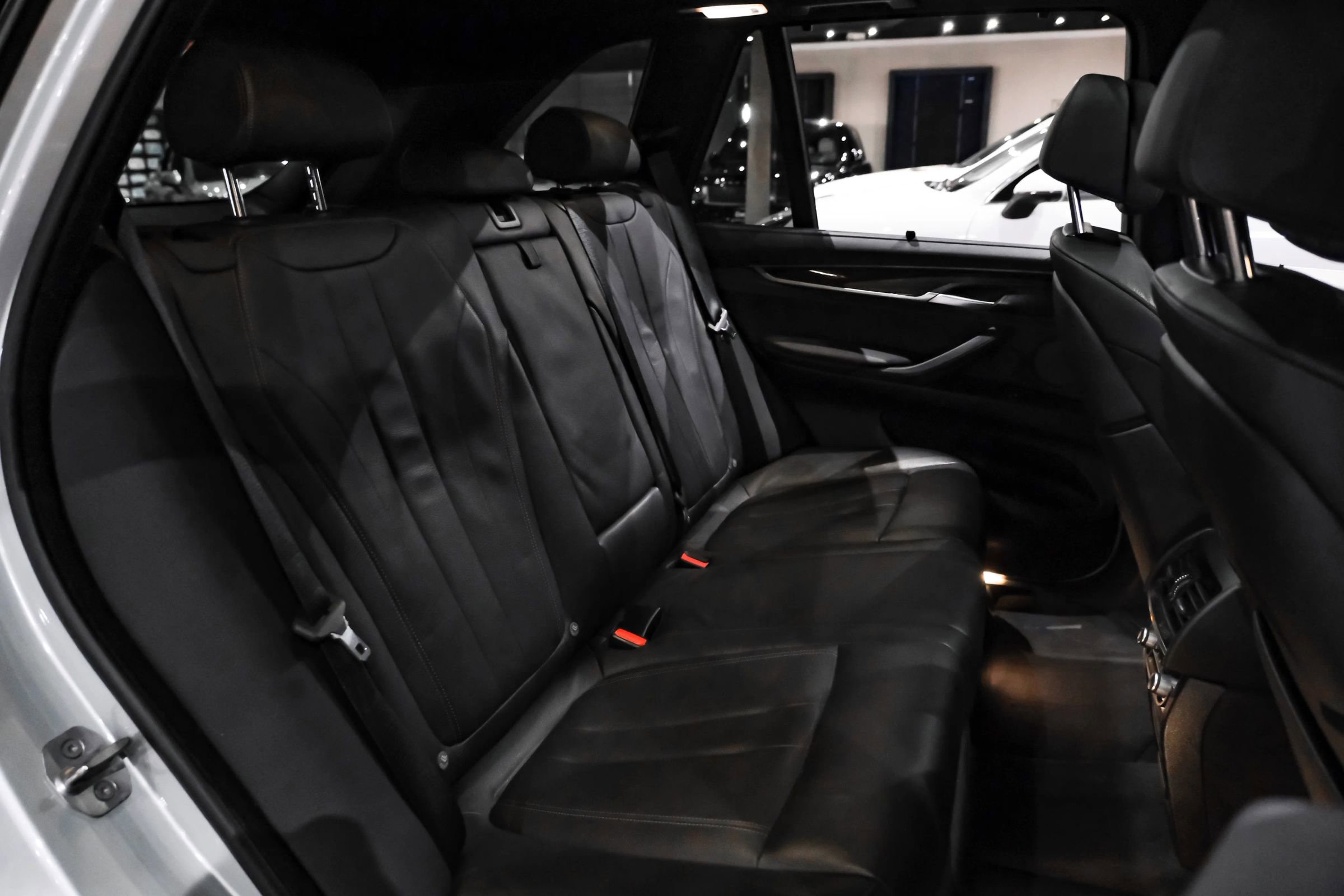Used 2018 BMW X5 xDrive50i AWD/4WD image 36
