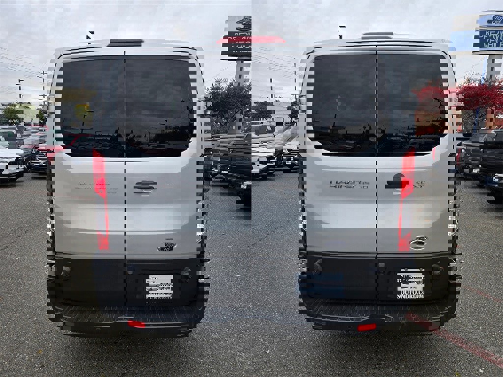 Used 2017 Ford Transit 350 XLT image 6