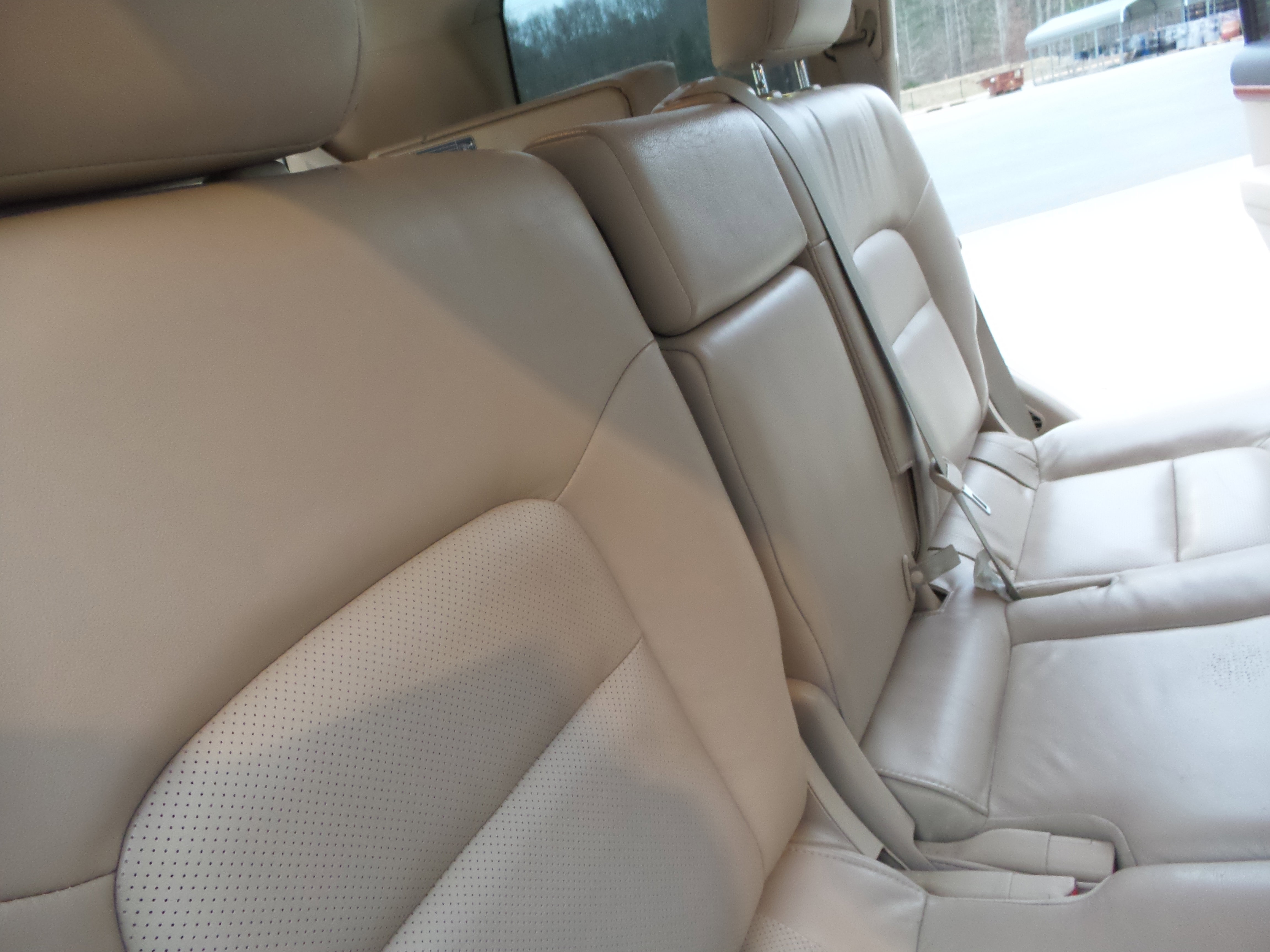 Used 2013 Toyota Land Cruiser image 24