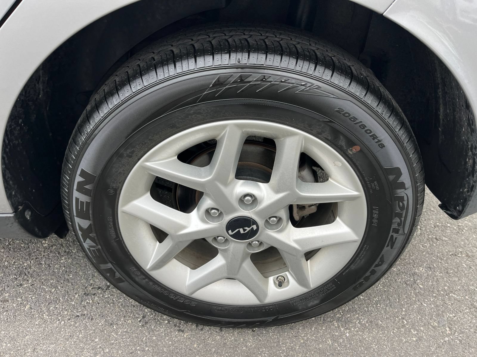 Used 2025 Kia Soul LX w/ LX Technology Package FWD image 27