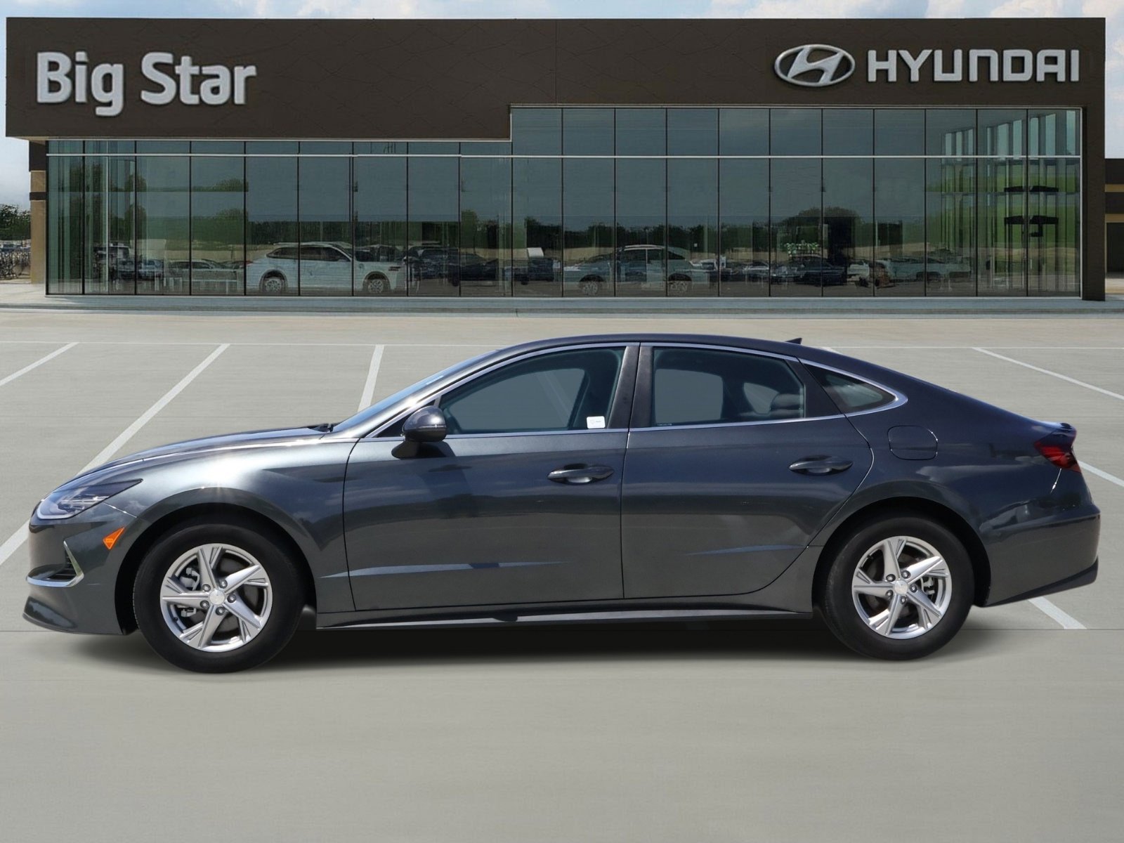 Used 2023 Hyundai Sonata SE w/ Preferred Accessory Package image 2