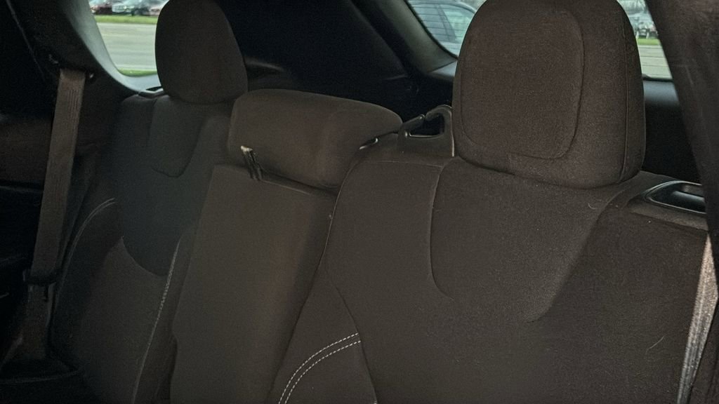 Used 2019 Jeep Cherokee Latitude w/ Cold Weather Group image 25