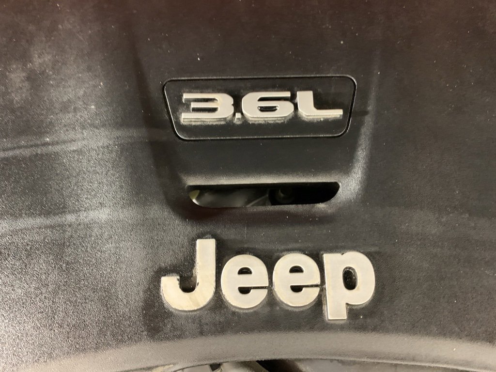 Used 2018 Jeep Wrangler Unlimited Sahara image 41