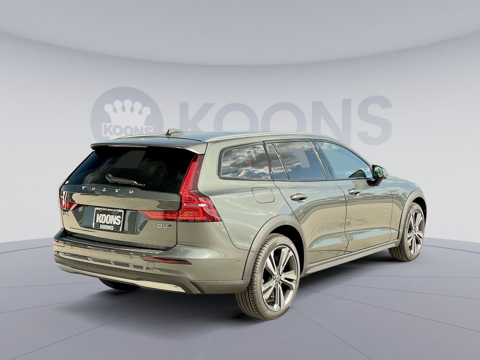 New 2026 Volvo V60 B5 Cross Country Plus w/ Protection Package Premier image 7