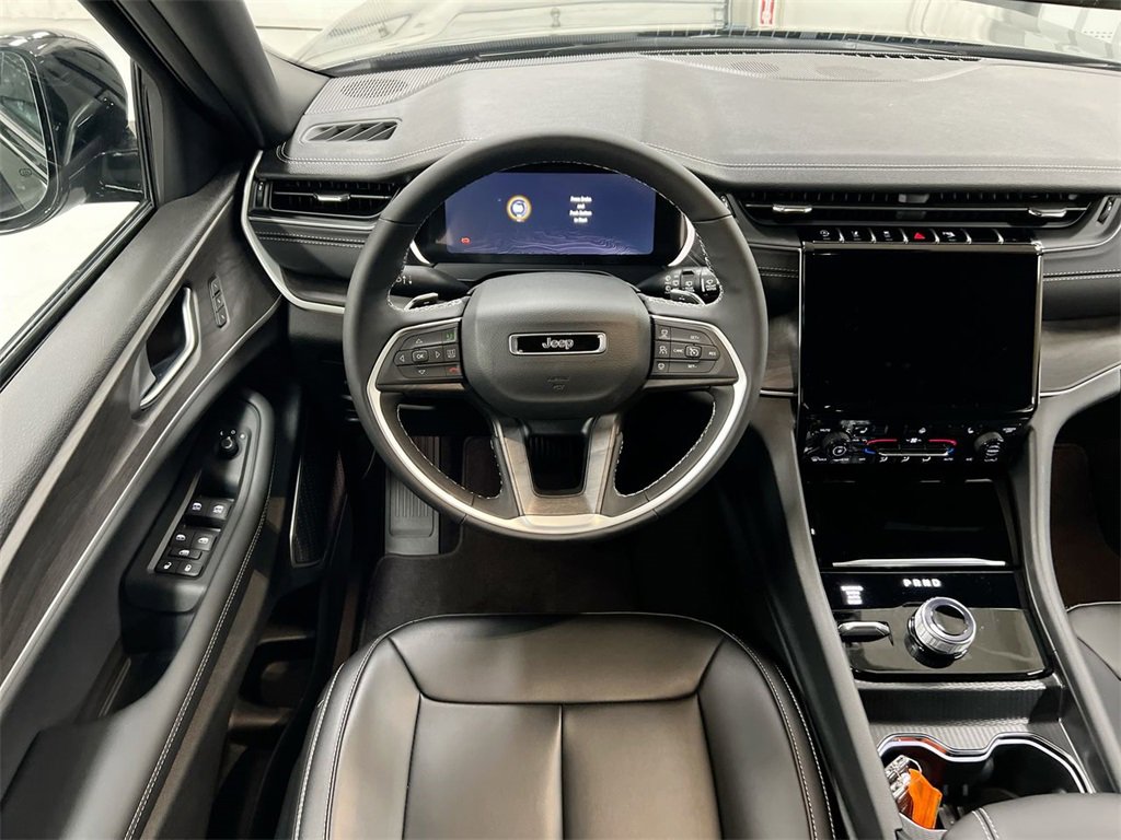 New 2025 Jeep Grand Cherokee Limited w/ Black Appearance Package image 20