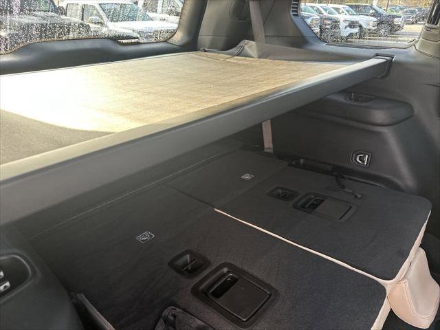 Certified 2023 Jeep Grand Cherokee L Limited w/ Trailer Tow Group (B) image 16