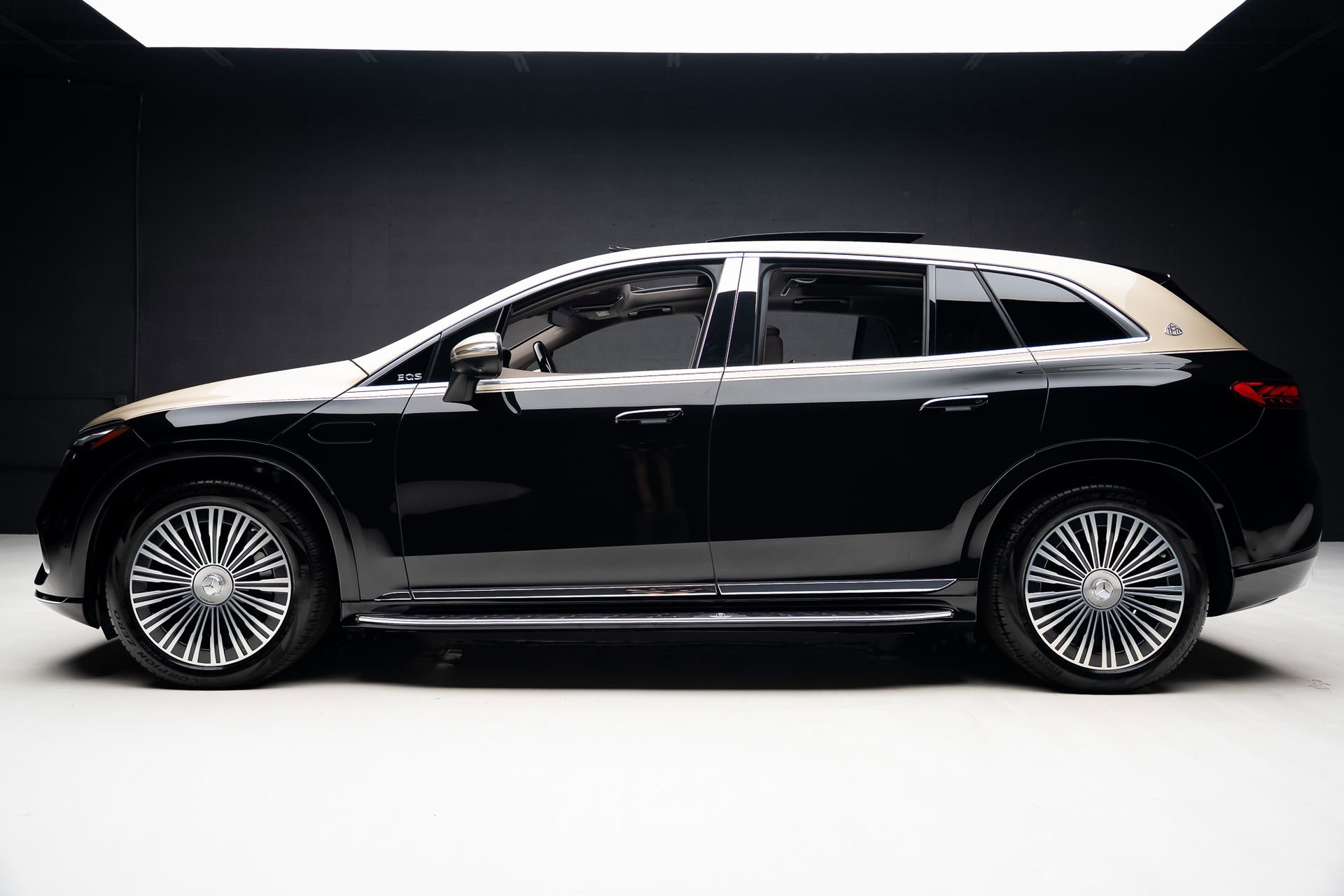 Used 2024 Mercedes-Benz Maybach EQS 680 4MATIC image 17