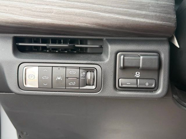 Used 2025 GMC Sierra EV Denali image 42