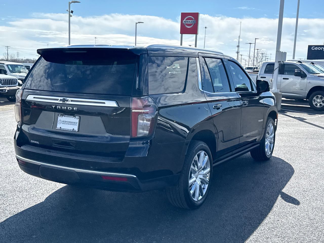 Used 2024 Chevrolet Tahoe High Country AWD/4WD image 3