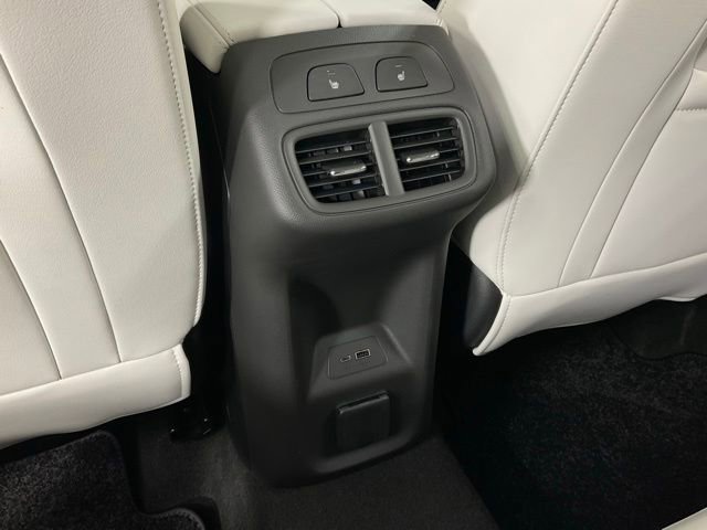 Used 2024 Buick Envision Avenir AWD/4WD image 17
