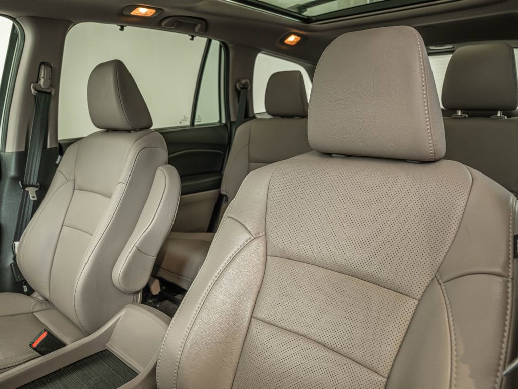 Used 2022 Honda Pilot Elite image 32