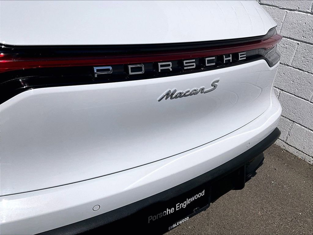 Certified 2025 Porsche Macan S AWD/4WD image 13