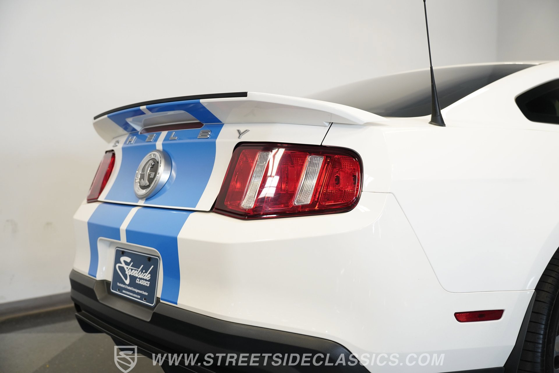 Used 2010 Ford Mustang Shelby GT500 image 29
