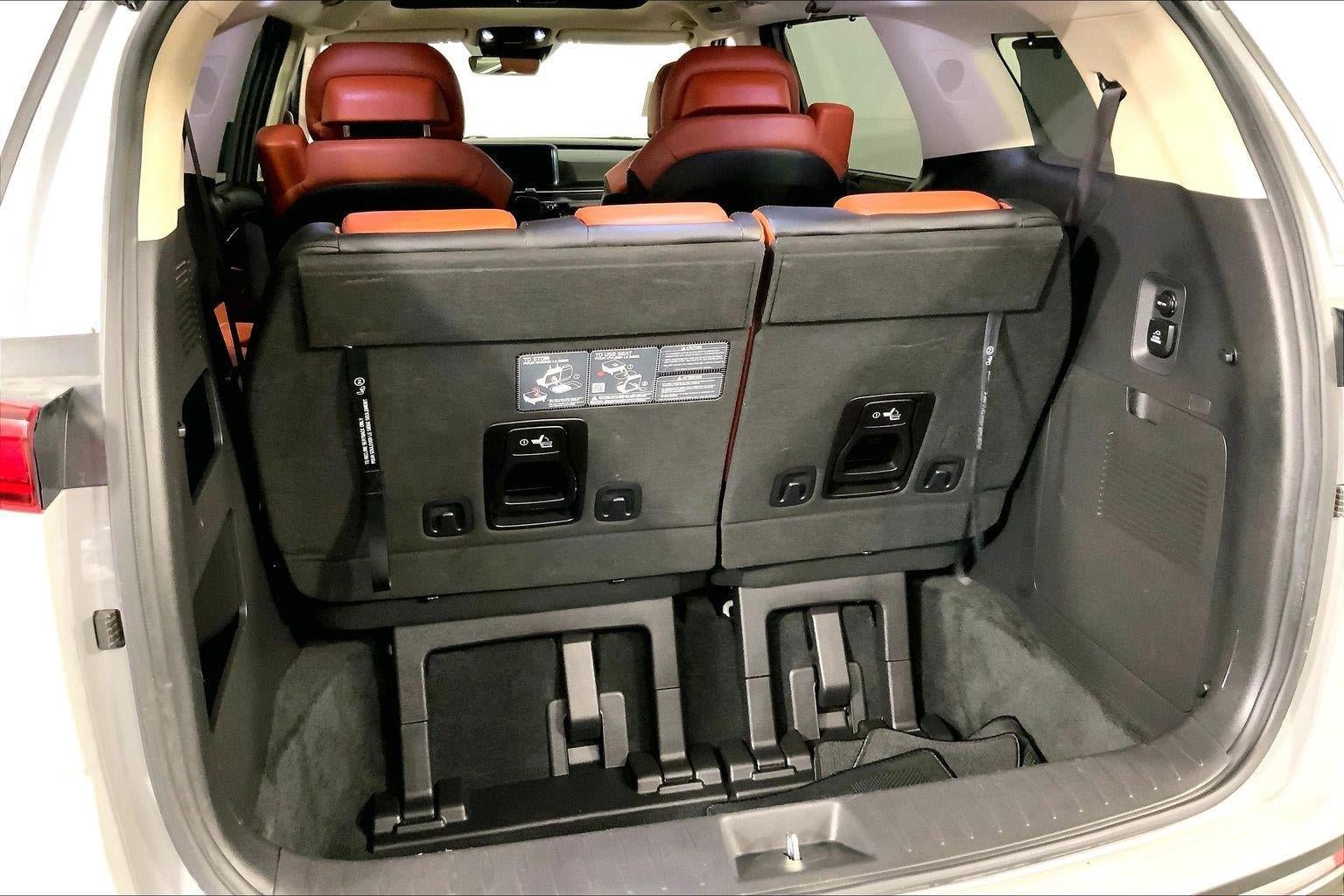 Certified 2024 Kia Carnival SX Prestige FWD image 4