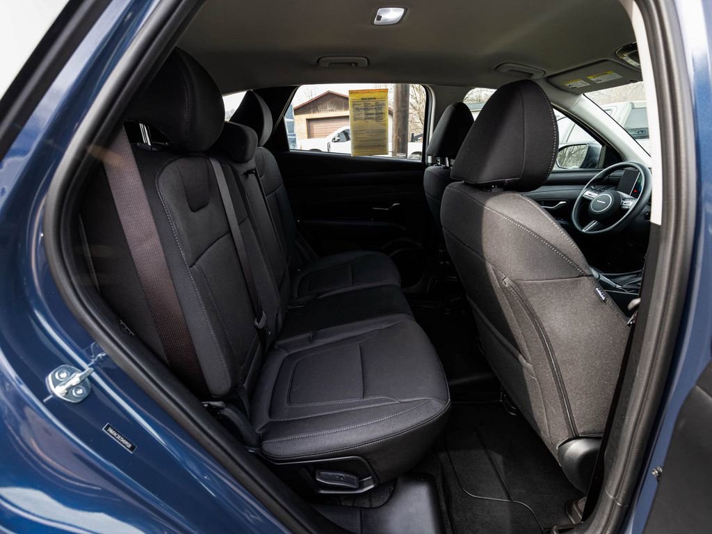 Used 2025 Hyundai Tucson SE AWD/4WD image 30
