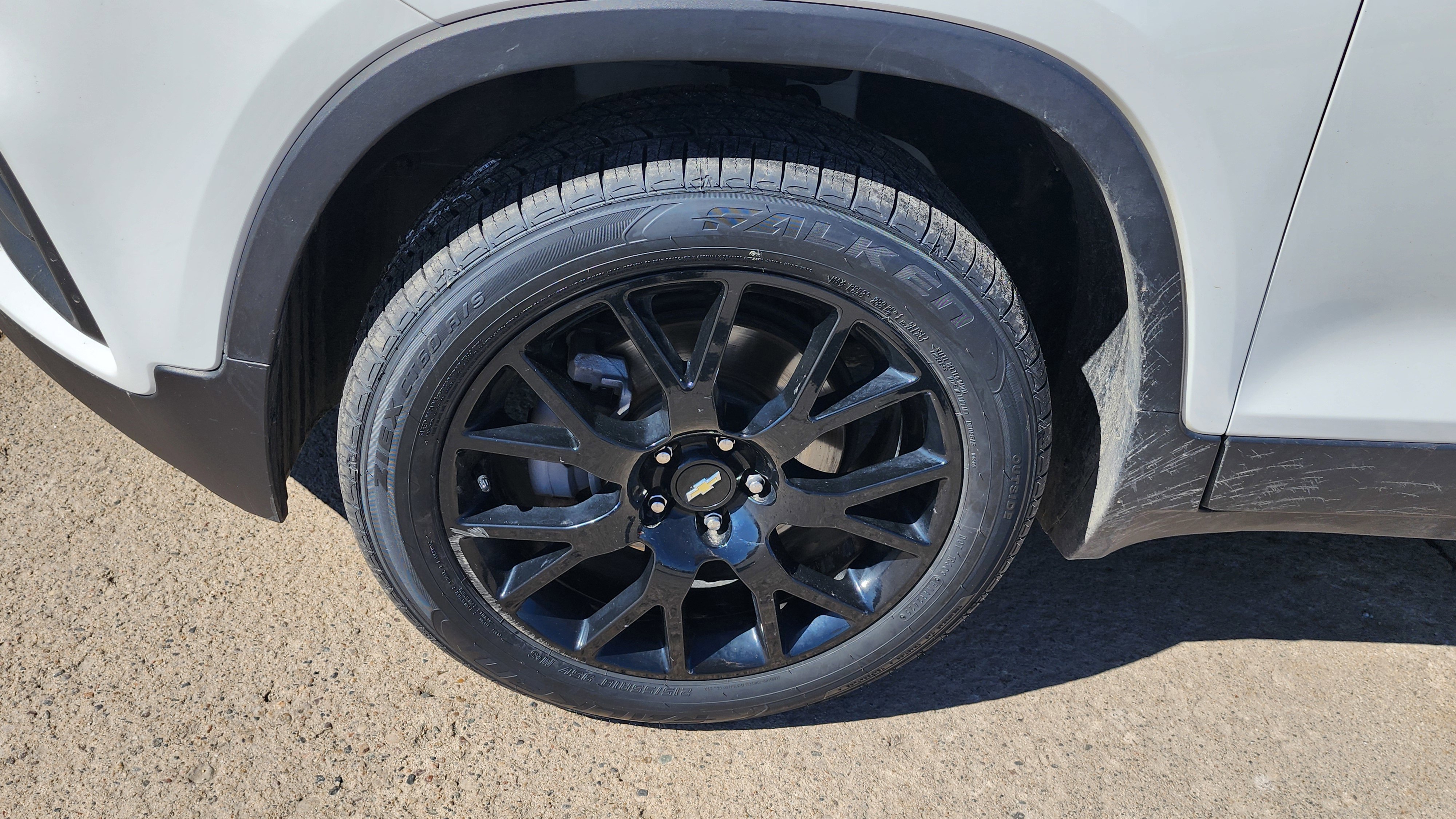 Used 2022 Chevrolet Trax LT w/ Sport Edition image 9