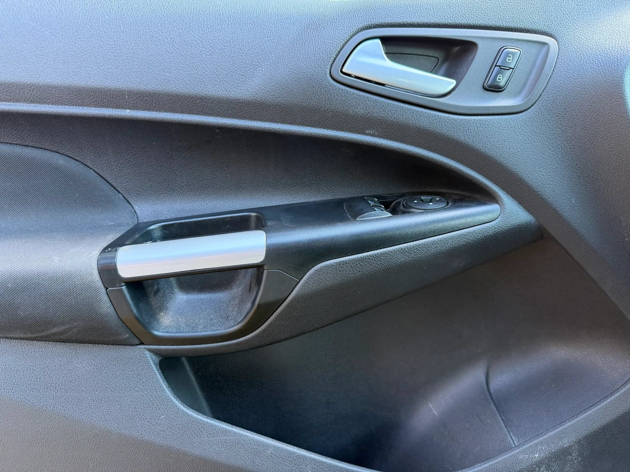 Used 2018 Ford Transit Connect XLT FWD image 6