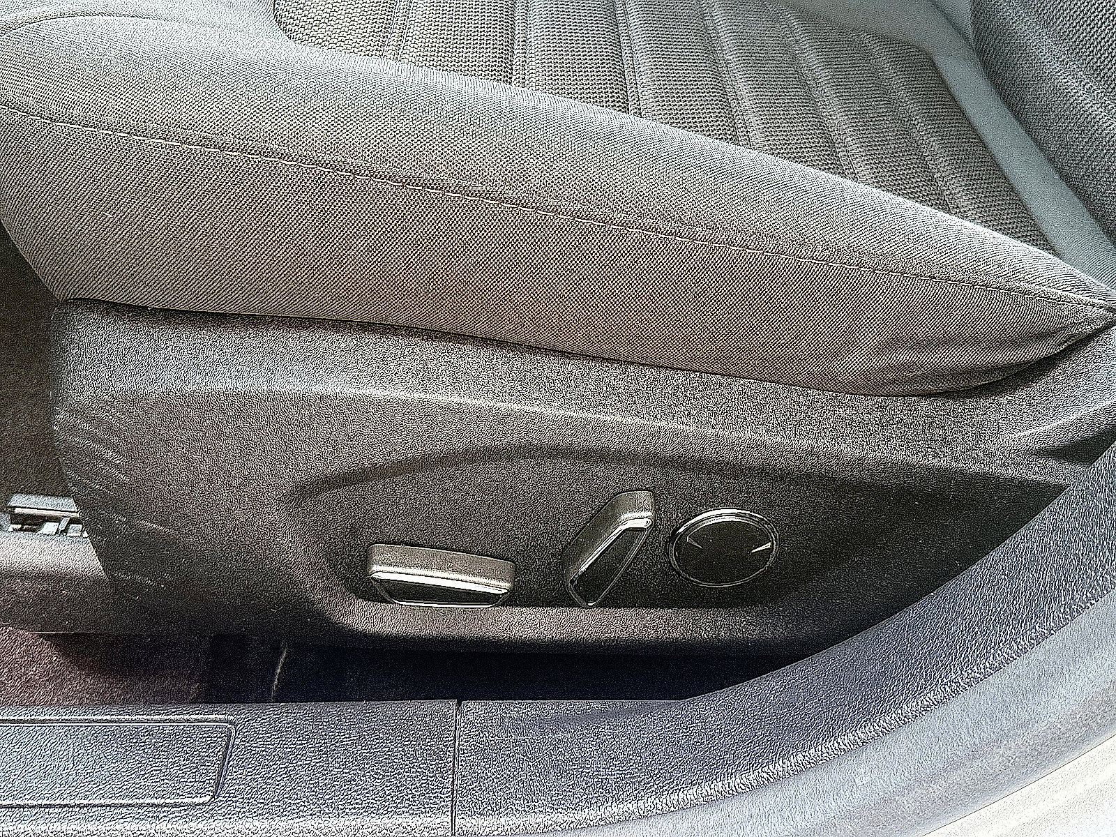 Used 2019 Ford Fusion SE FWD image 39