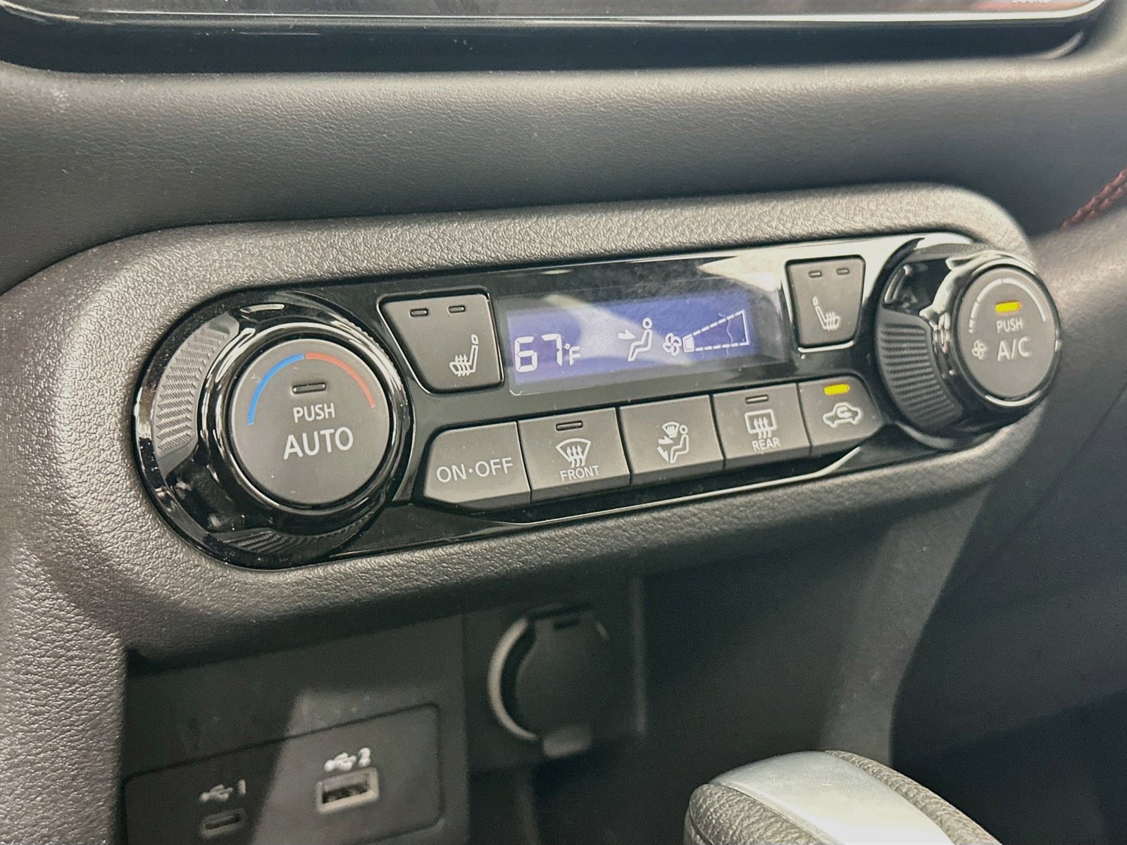 Used 2023 Nissan Kicks SR w/ SR Premium Package FWD image 15