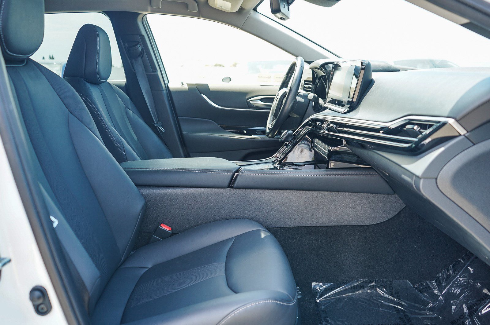 Certified 2022 Toyota Mirai w/ Advanced Technology Package RWD image 17