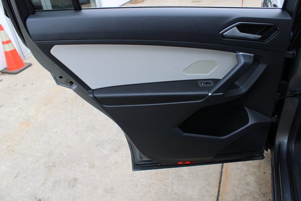 Used 2018 Volkswagen Tiguan SEL image 21