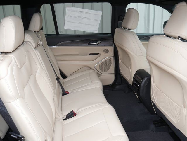 New 2025 Jeep Grand Cherokee L Limited w/ Luxury Tech Group II image 31