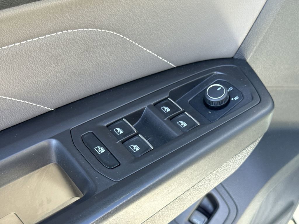 Used 2022 Volkswagen Atlas Cross Sport SE image 24