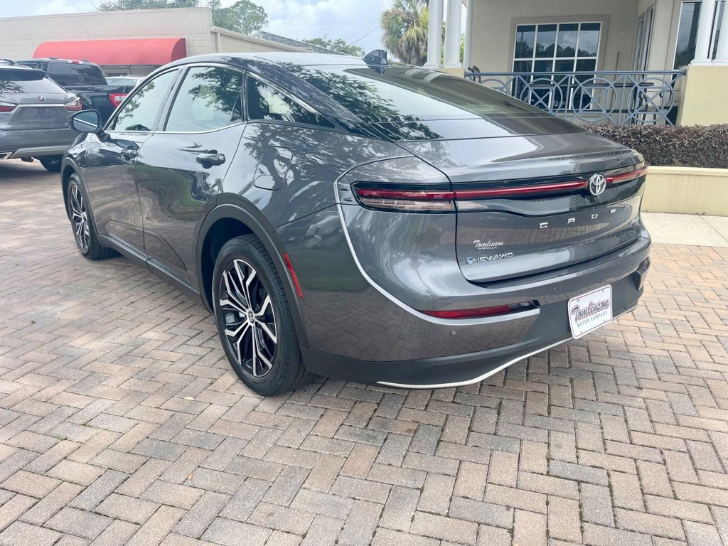 Used 2024 Toyota Crown image 3