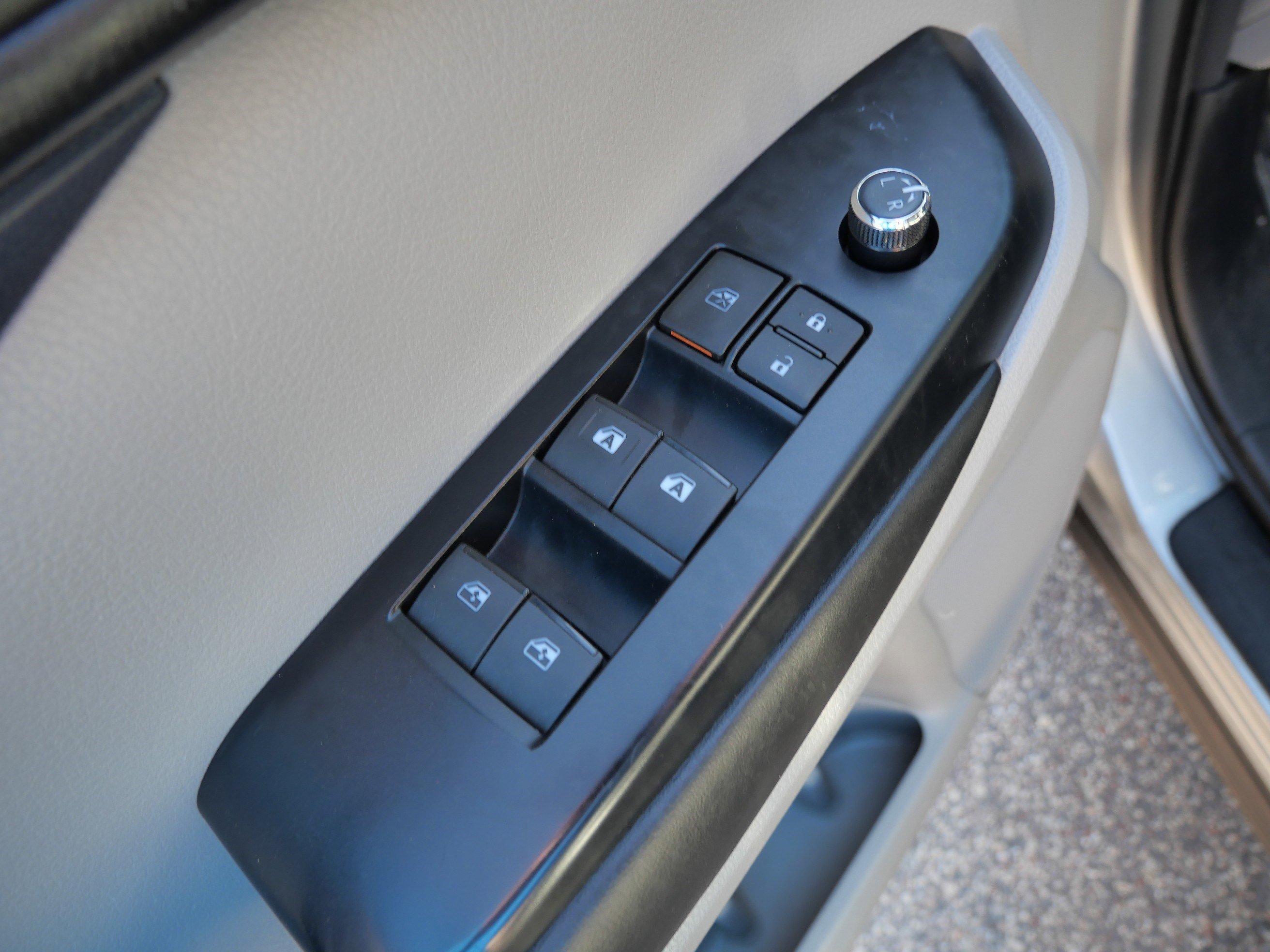 Certified 2017 Toyota Highlander XLE AWD/4WD image 19