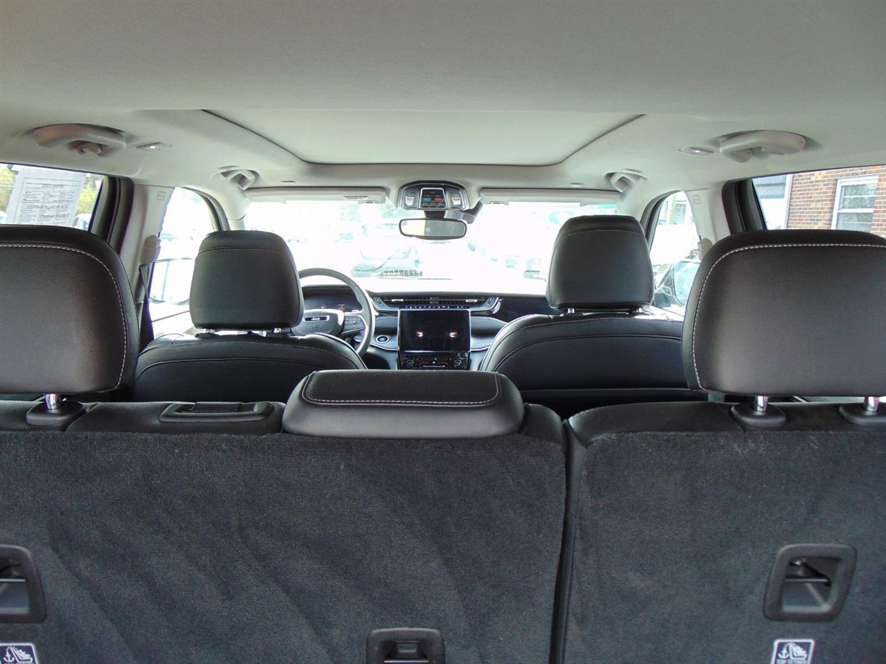 Used 2023 Jeep Grand Cherokee 4WD 4xe image 12