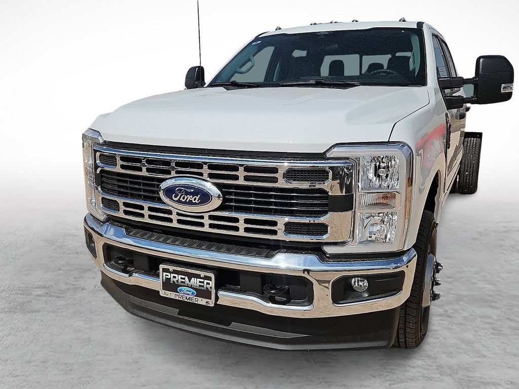 New 2026 Ford F350 XL w/ XL Chrome Package AWD/4WD image 4