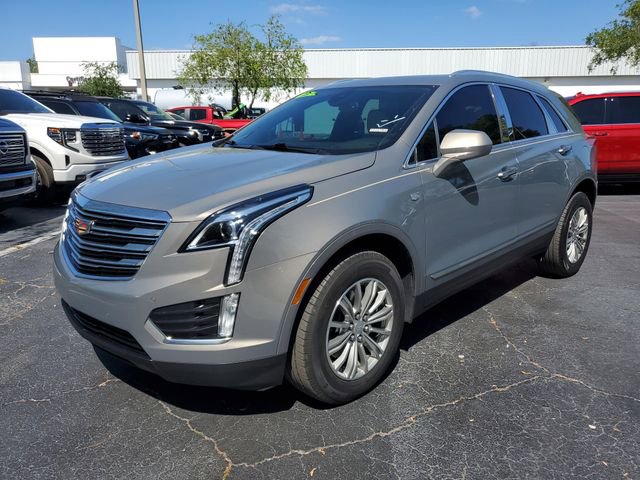 Used 2018 Cadillac XT5 Luxury w/ Driver Awareness Package FWD image 2