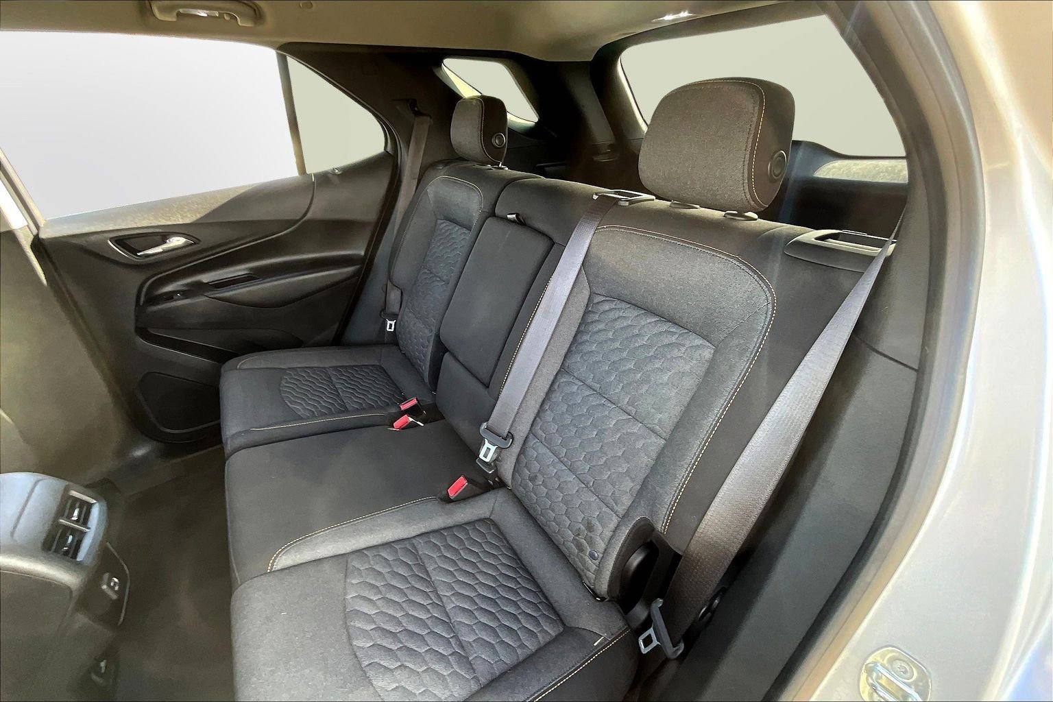 Used 2019 Chevrolet Equinox LT w/ Lights and Bright Package image 18