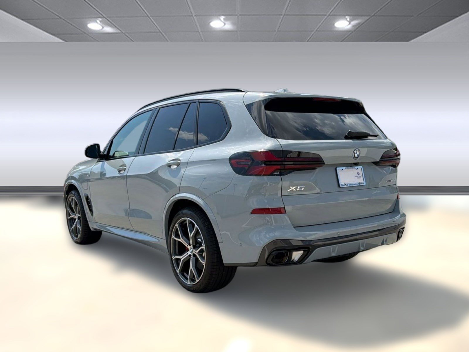 New 2026 BMW X5 xDrive50e w/ M Sport Package AWD/4WD image 3