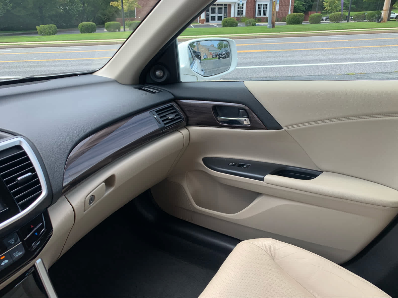 Used 2017 Honda Accord Touring image 21