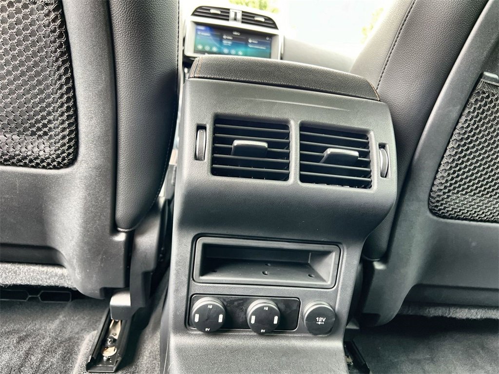 Used 2020 Jaguar F-PACE Prestige image 18