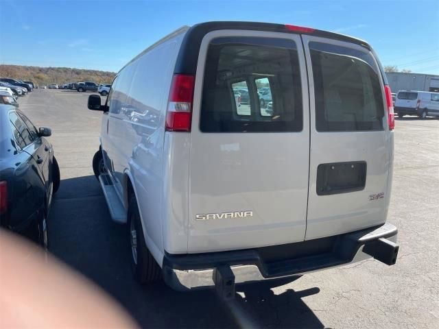 Used 2024 GMC Savana 2500 w/ Driver Convenience Package image 5