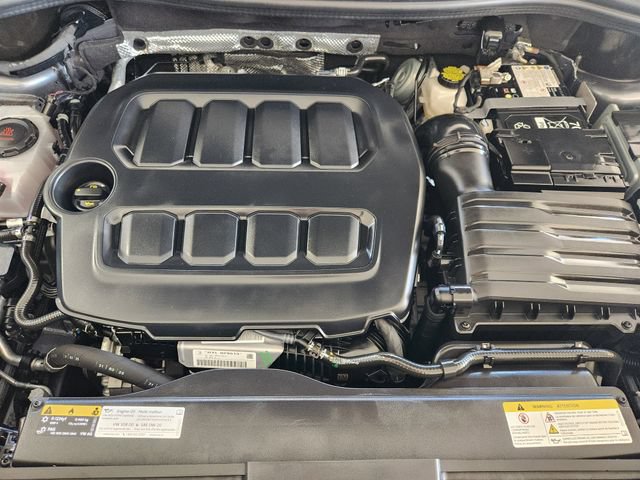Used 2025 Volkswagen Tiguan SE R-Line AWD/4WD image 32