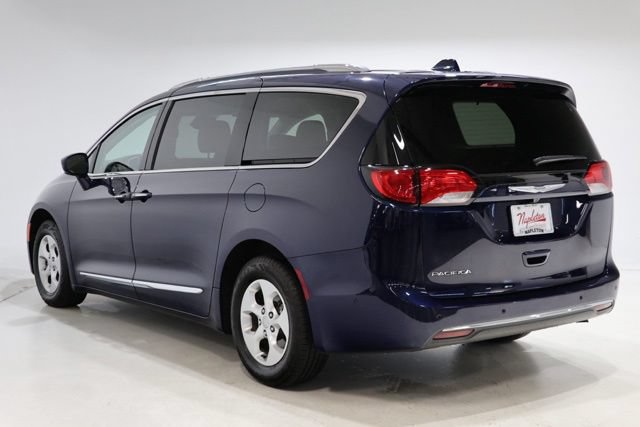 Used 2017 Chrysler Pacifica Touring-L Plus w/ Advanced Safetytec Group FWD image 3