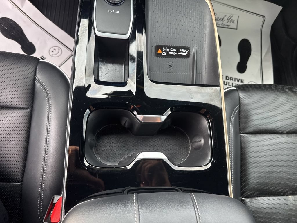 Used 2025 Buick Enclave Avenir w/ Super Cruise Package AWD/4WD image 32